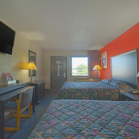 Regency Inn & Suites By Oyo Bay City Tx Luaran gambar