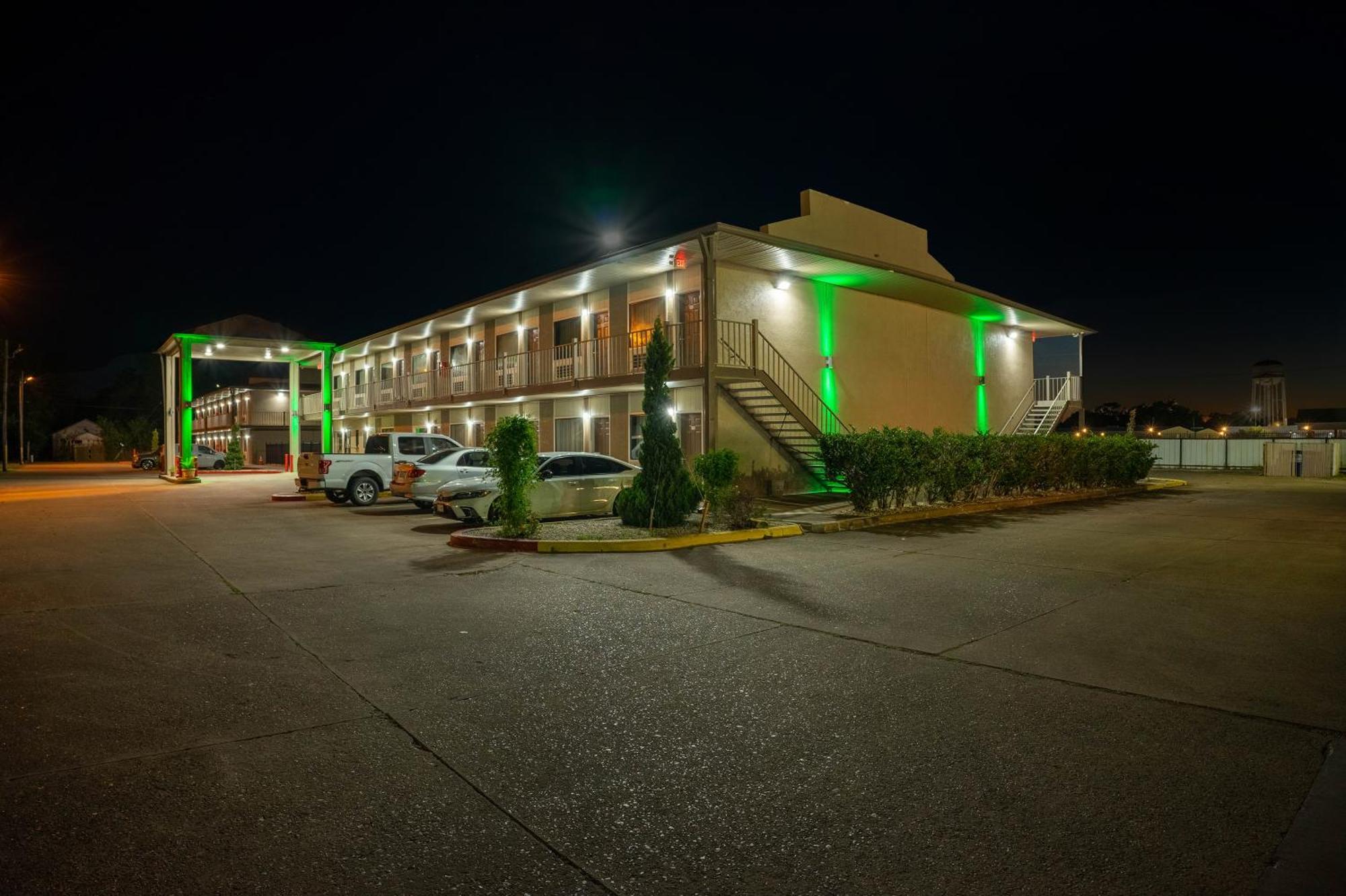 Regency Inn & Suites By Oyo Bay City Tx Luaran gambar