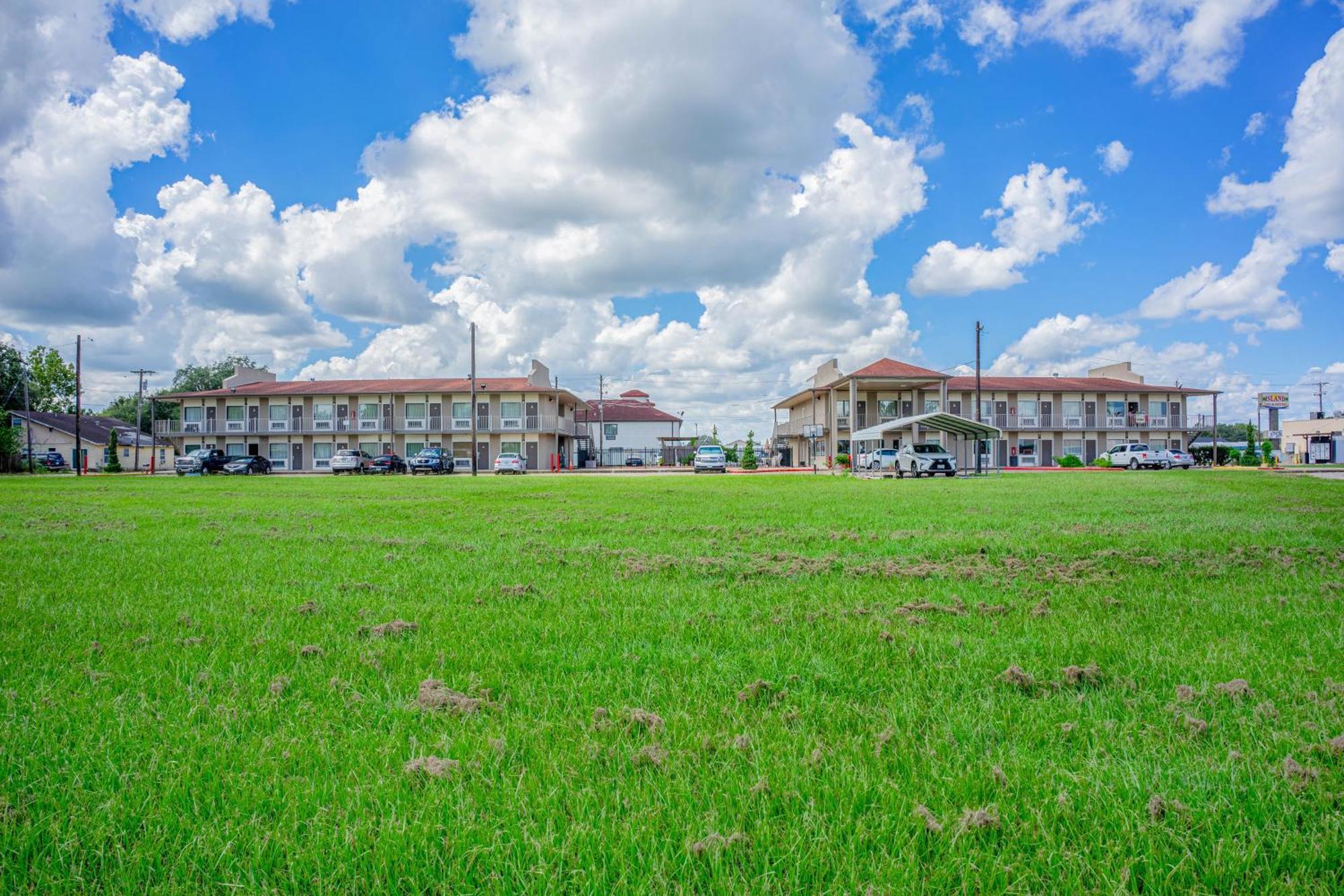 Regency Inn & Suites By Oyo Bay City Tx Luaran gambar